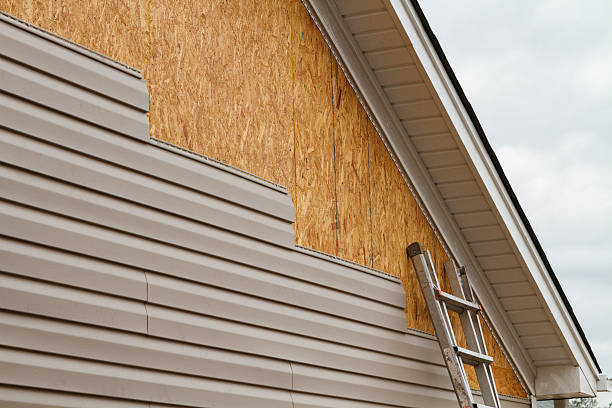 Professional Fiber Cement Siding technician working in Rockville, MD